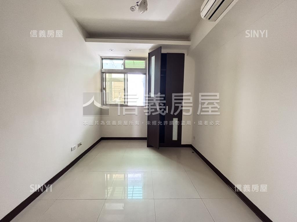 校墅華廈方正大三房房屋室內格局與周邊環境