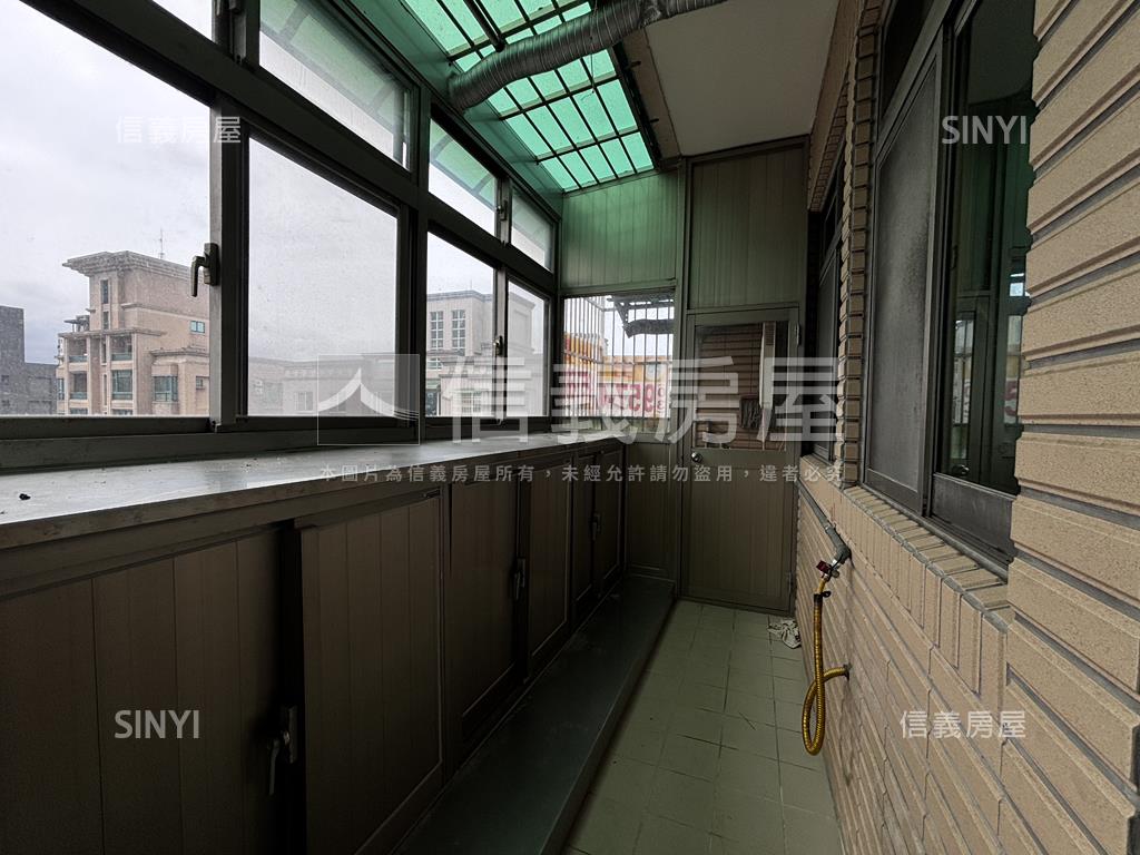 校墅華廈方正大三房房屋室內格局與周邊環境