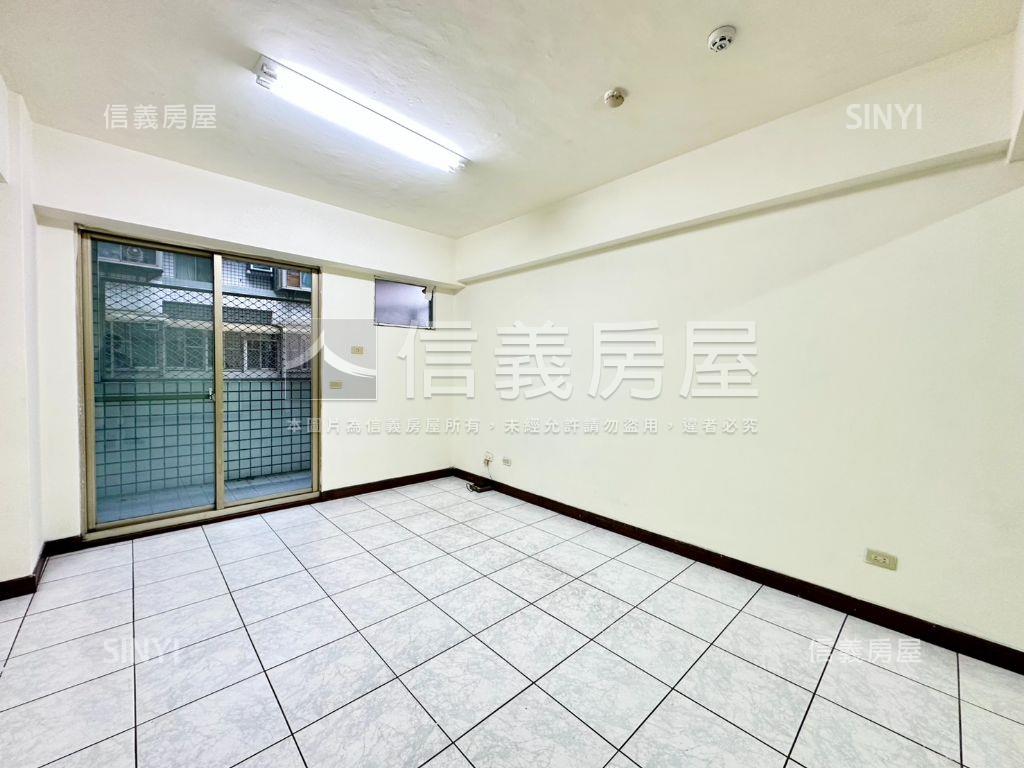 稀有中平路明亮電梯三房房屋室內格局與周邊環境
