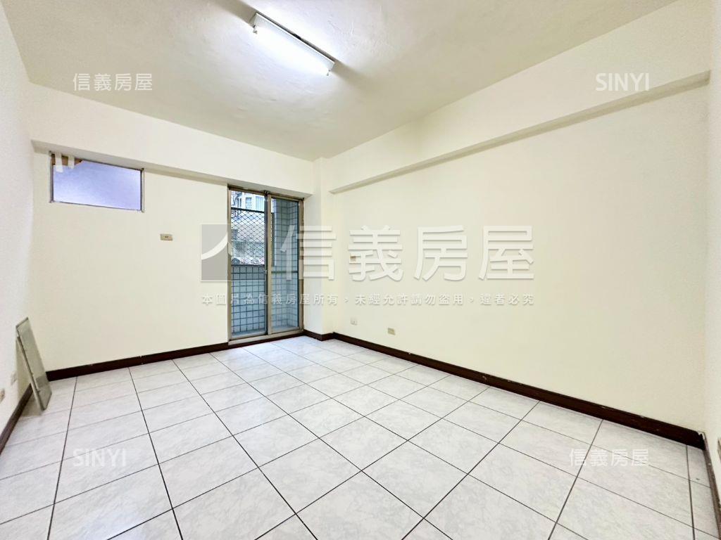 稀有中平路明亮電梯三房房屋室內格局與周邊環境