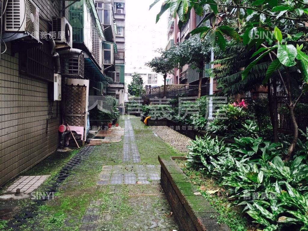 稀有中平路明亮電梯三房房屋室內格局與周邊環境