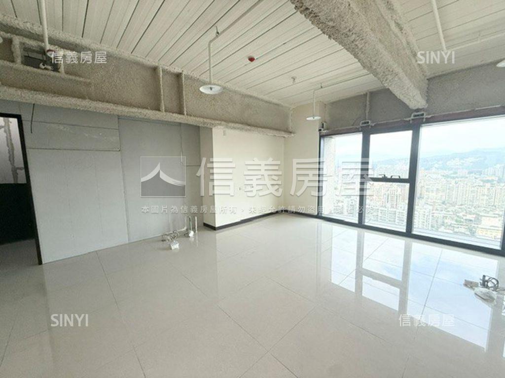 馥華艾美晴空萬里房屋室內格局與周邊環境