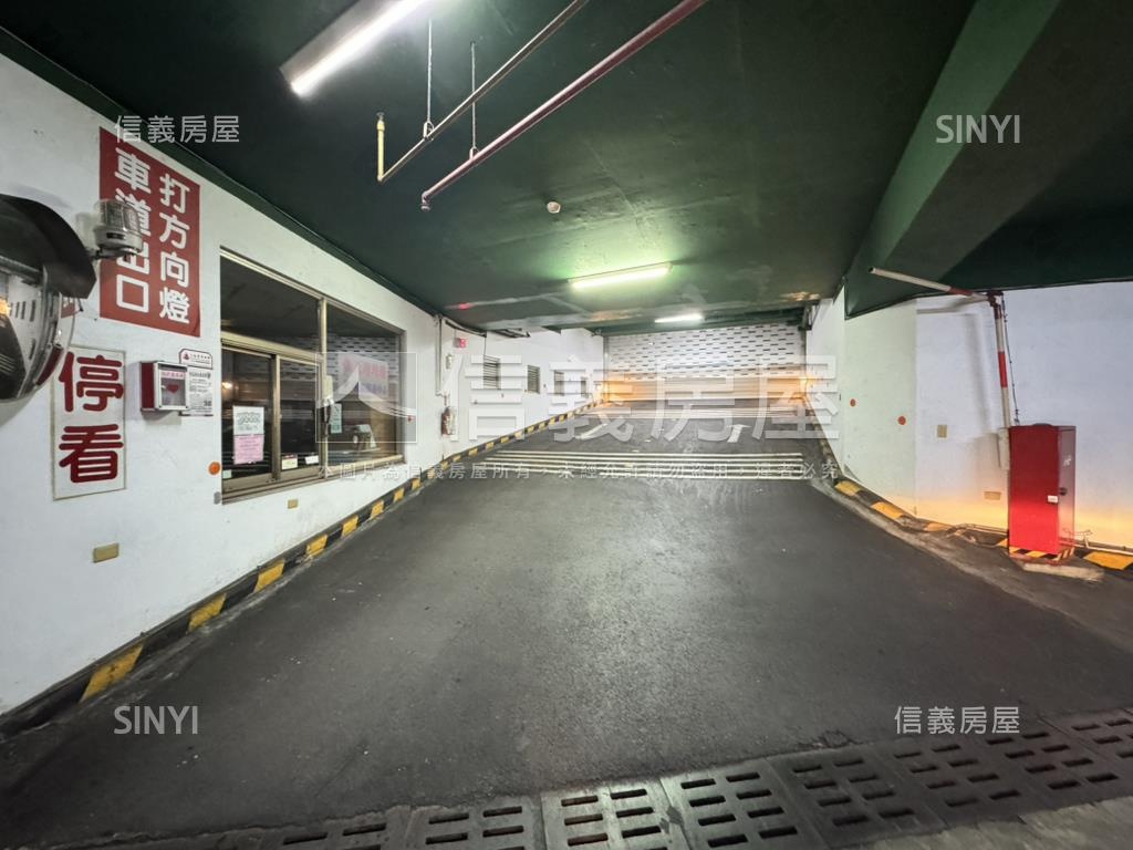 獨立Ｂ１坡道平面大車位房屋室內格局與周邊環境