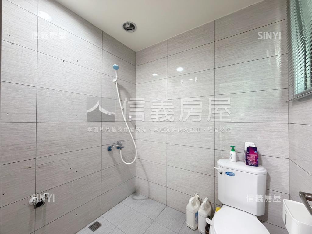 近內科稀有臻品邊間店面房屋室內格局與周邊環境