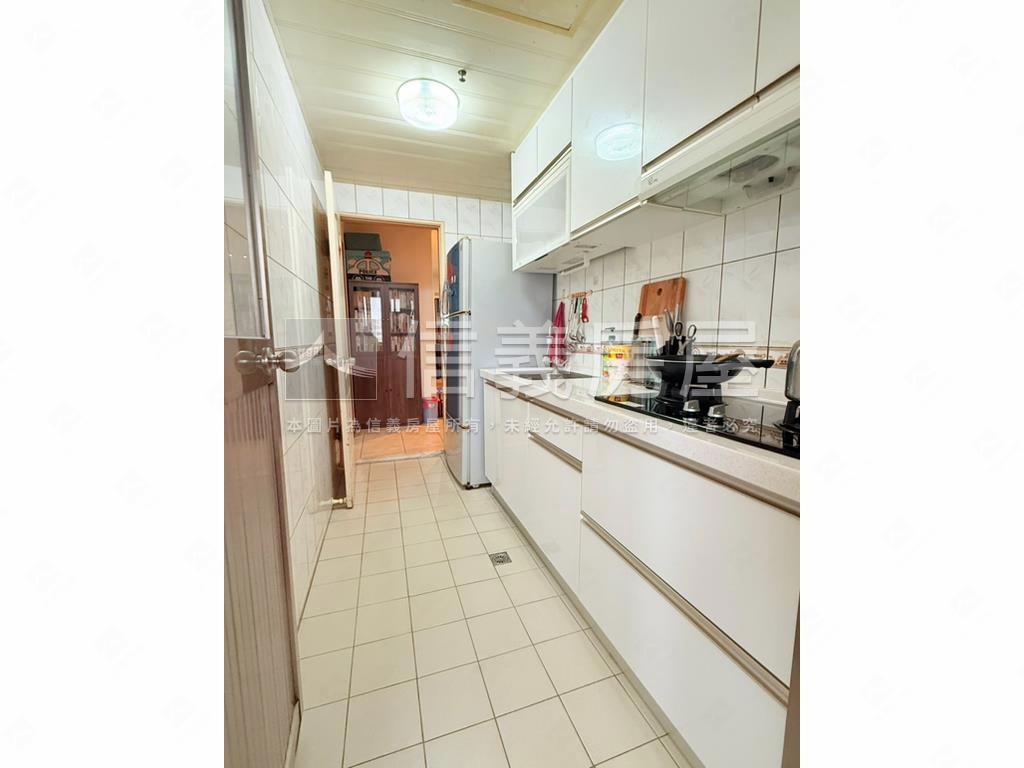 龍騰明亮高樓雅致三房房屋室內格局與周邊環境