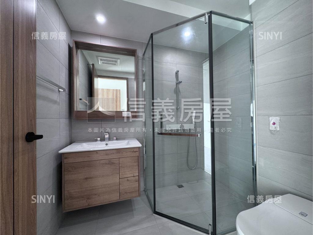 第一樂章全新高樓三房平車房屋室內格局與周邊環境