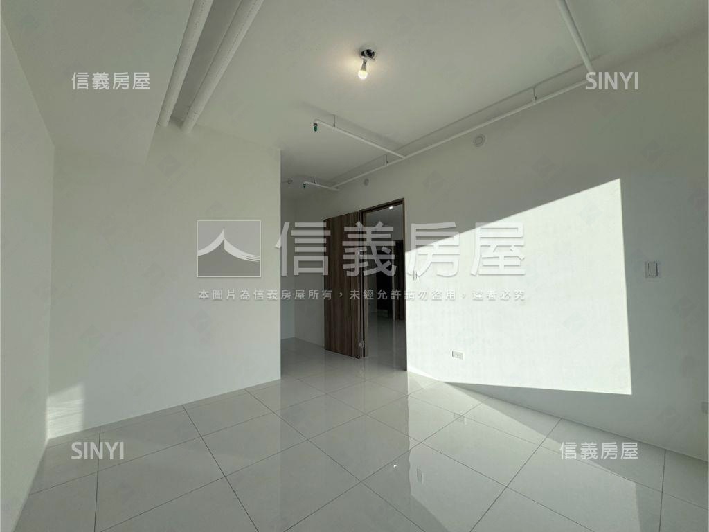 第一樂章全新高樓三房平車房屋室內格局與周邊環境