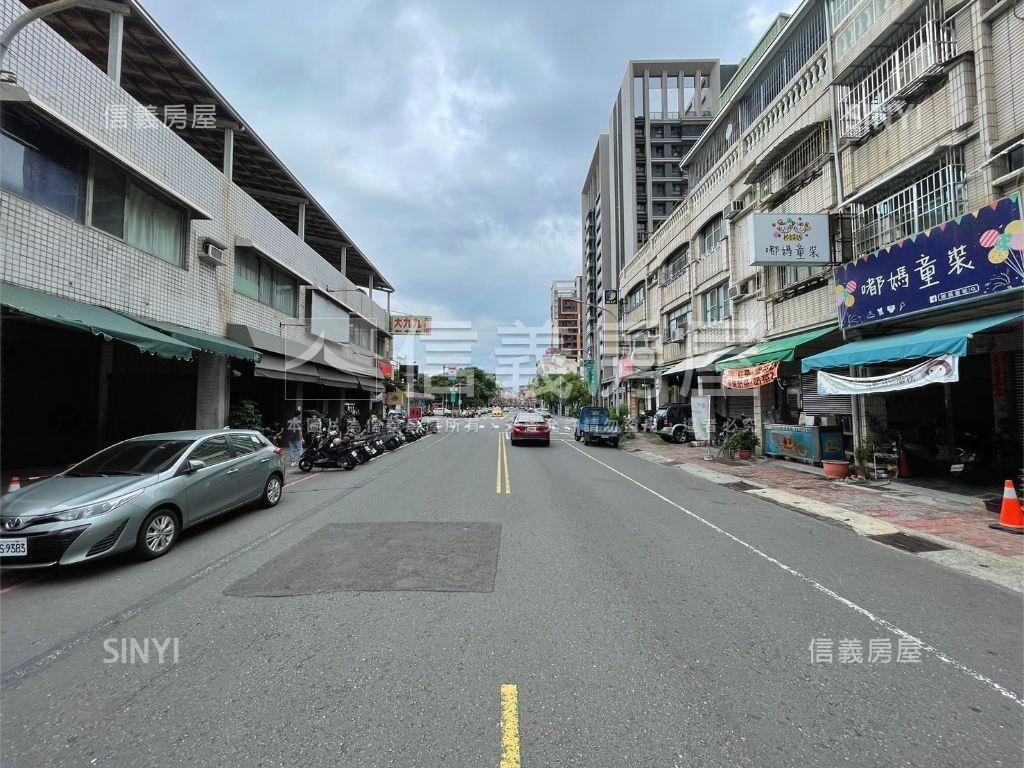 稀有釋出鼎中路正路透店房屋室內格局與周邊環境