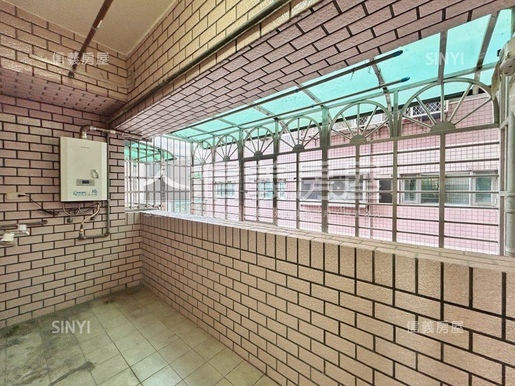 新莊市寶邊間四房房屋室內格局與周邊環境