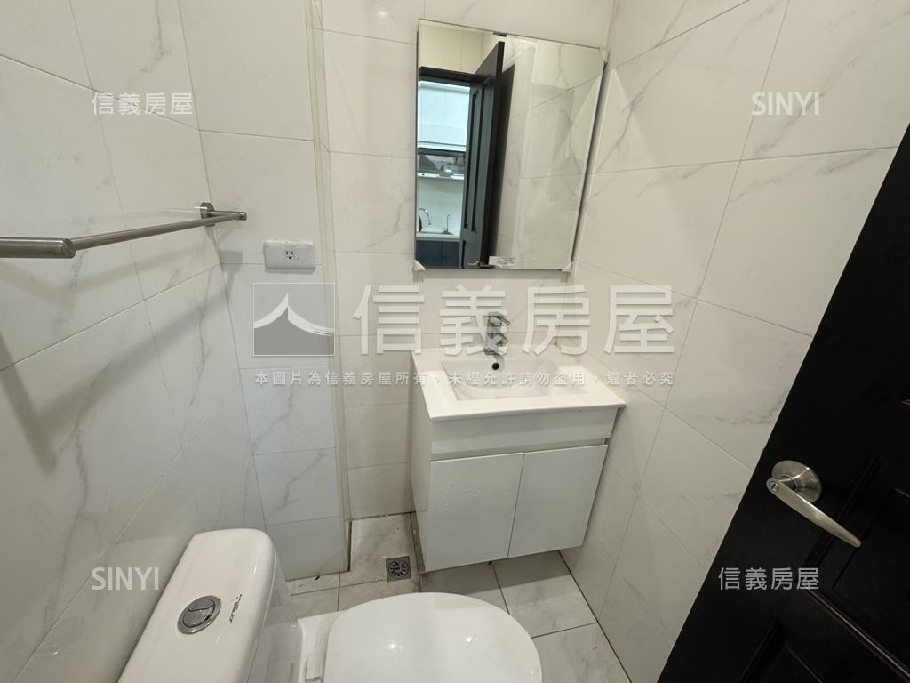 新營｜屋齡１０年內輕奢墅房屋室內格局與周邊環境