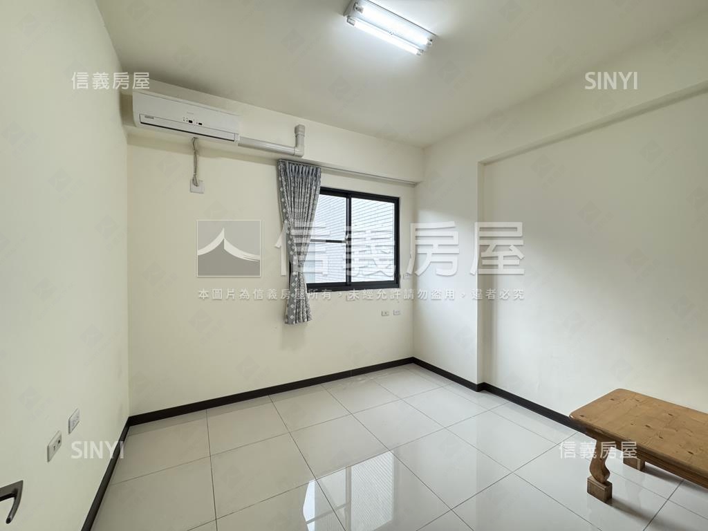 新營｜屋齡１０年內輕奢墅房屋室內格局與周邊環境