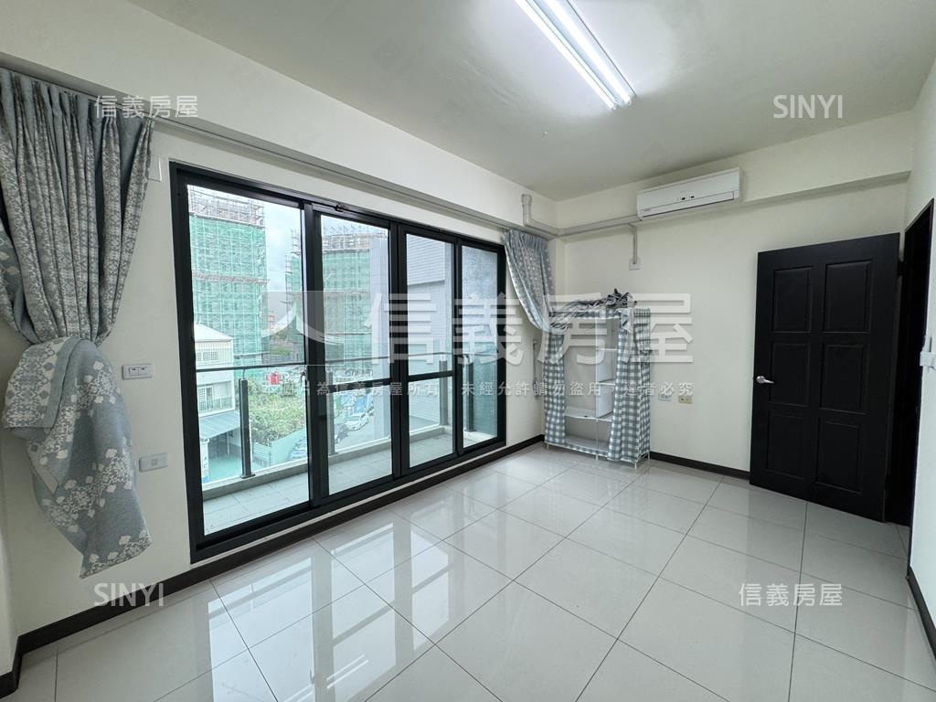 新營｜屋齡１０年內輕奢墅房屋室內格局與周邊環境