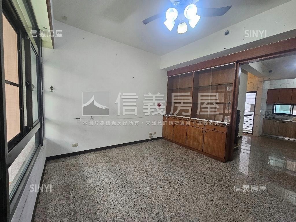 捷運附近震後社區透天房屋室內格局與周邊環境