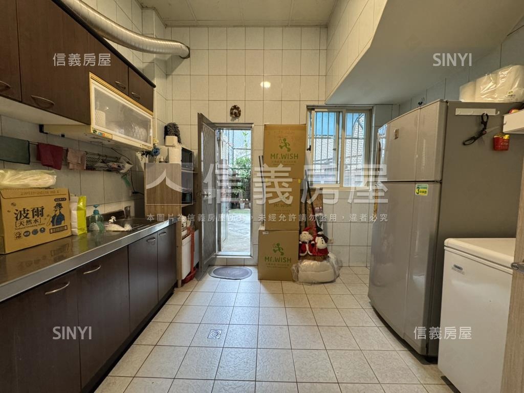 正福州一街醒目黃金透店房屋室內格局與周邊環境