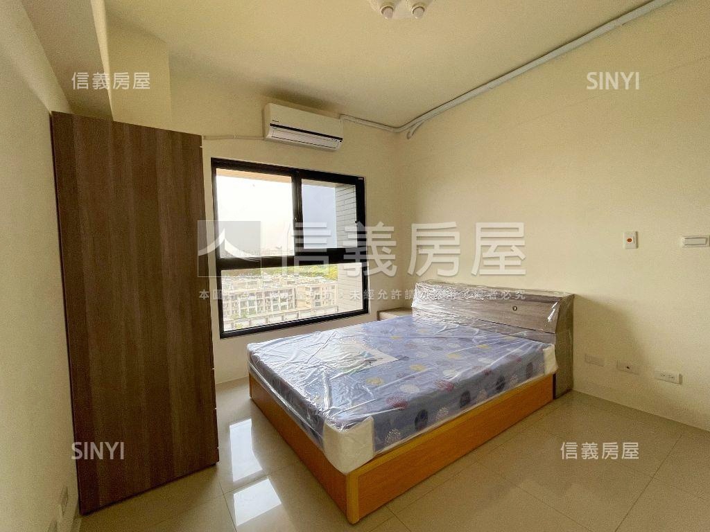左營超值三年屋附平面車位房屋室內格局與周邊環境