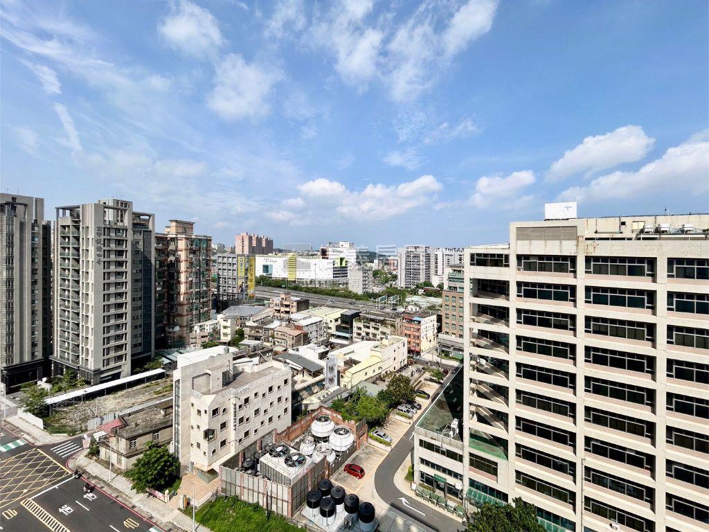 新巢代稀有兩房平車釋出房屋室內格局與周邊環境
