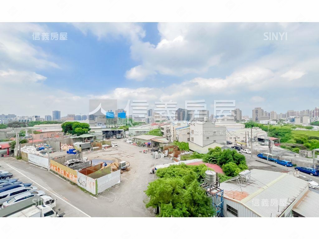 近十四期４年新屋二房平車房屋室內格局與周邊環境