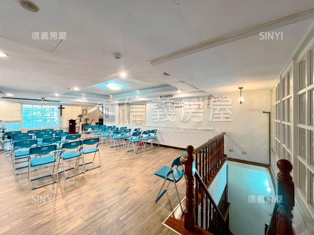 近中科西屯大面寬金店面房屋室內格局與周邊環境