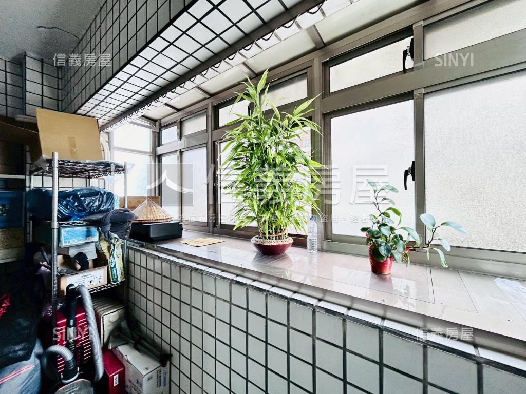 專任御林園三房車位房屋室內格局與周邊環境