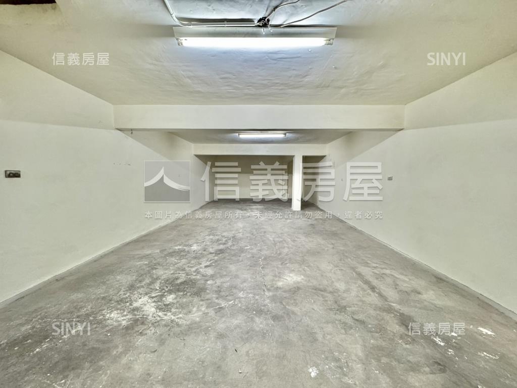 信義路黃金店面房屋室內格局與周邊環境