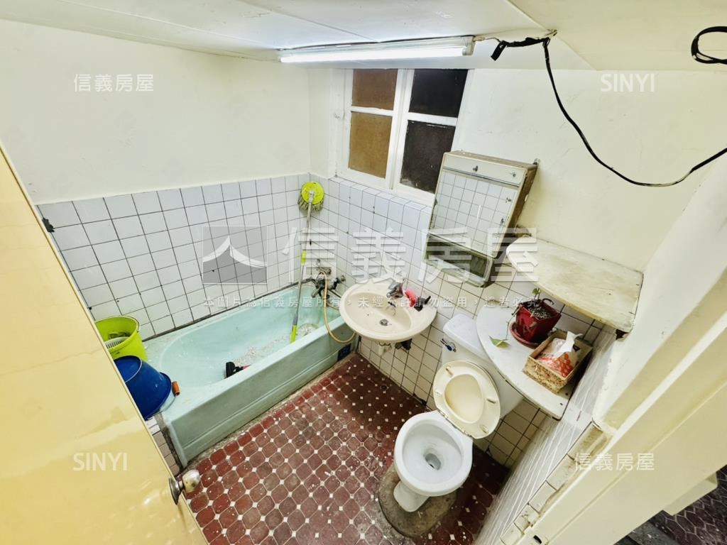 信義路黃金店面房屋室內格局與周邊環境