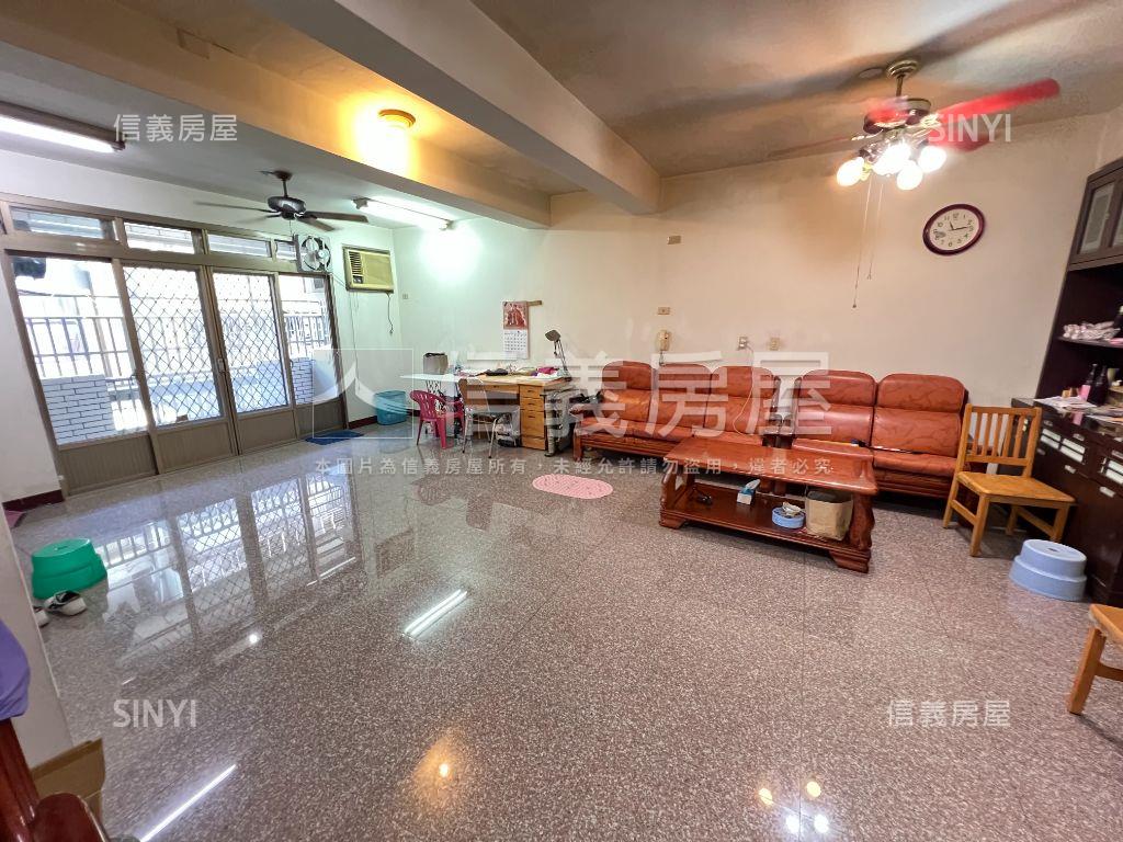 新泰國小３樓美寓房屋室內格局與周邊環境