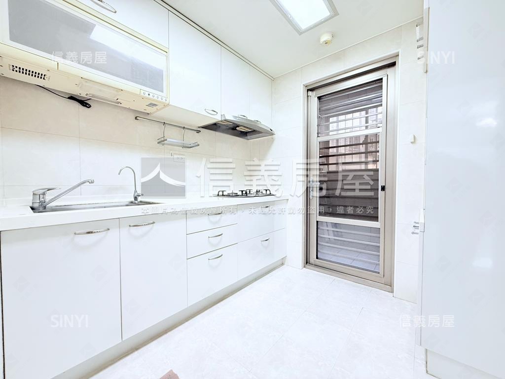 景安雙併電梯稀有三房房屋室內格局與周邊環境