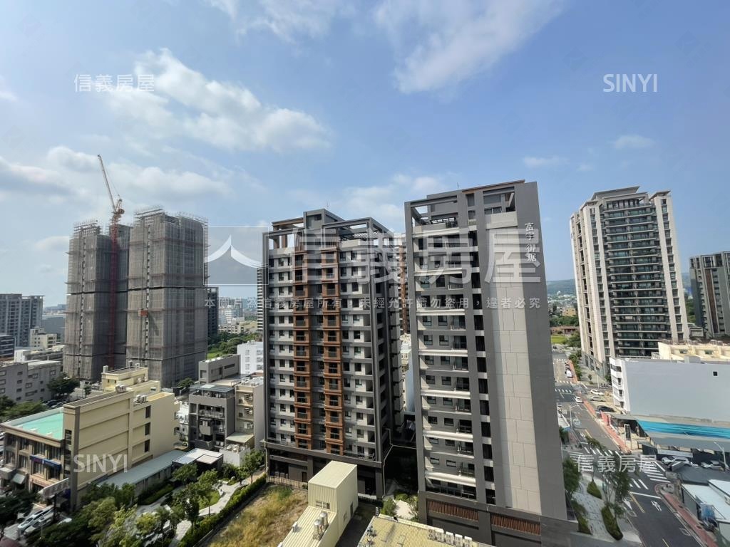 德鑫ＳＫＹ１稀有外棟平車房屋室內格局與周邊環境