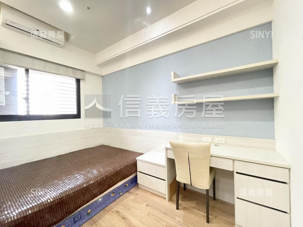 德鑫ＳＫＹ１稀有外棟平車房屋室內格局與周邊環境