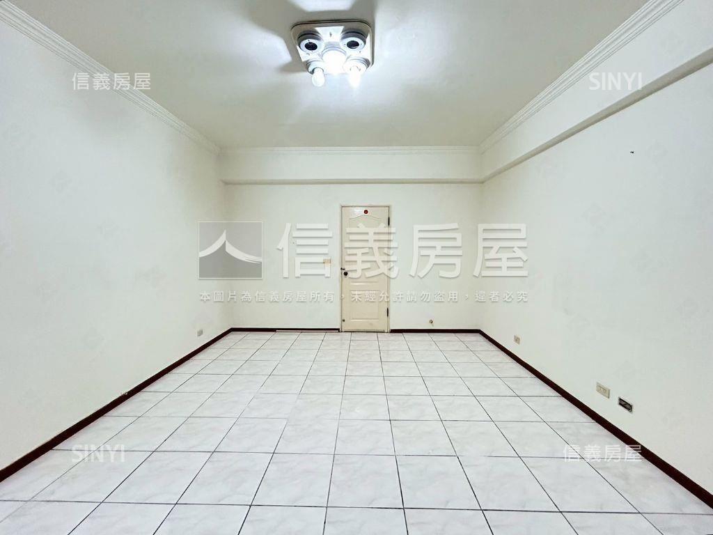 中興商圈霸氣美墅房屋室內格局與周邊環境