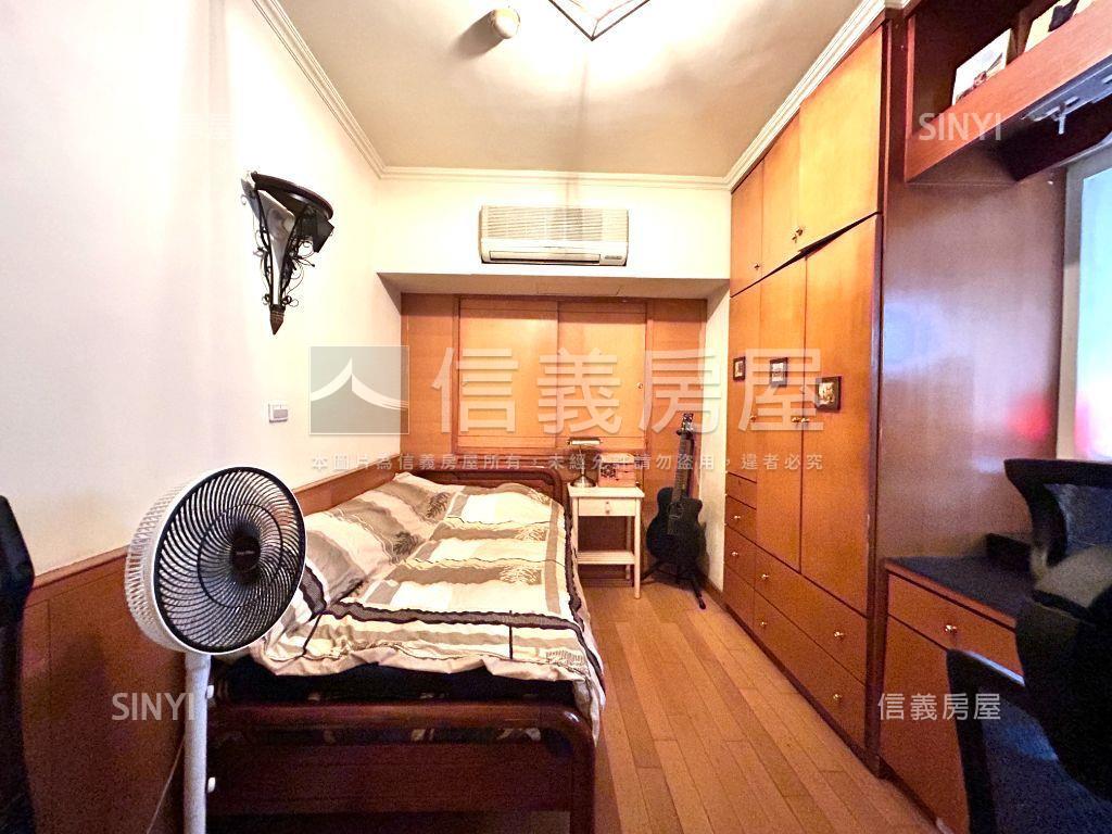 捷運靜巷電梯管理三房房屋室內格局與周邊環境