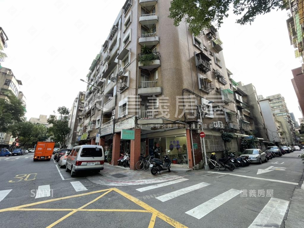 仁愛路四段靜巷電梯４房房屋室內格局與周邊環境