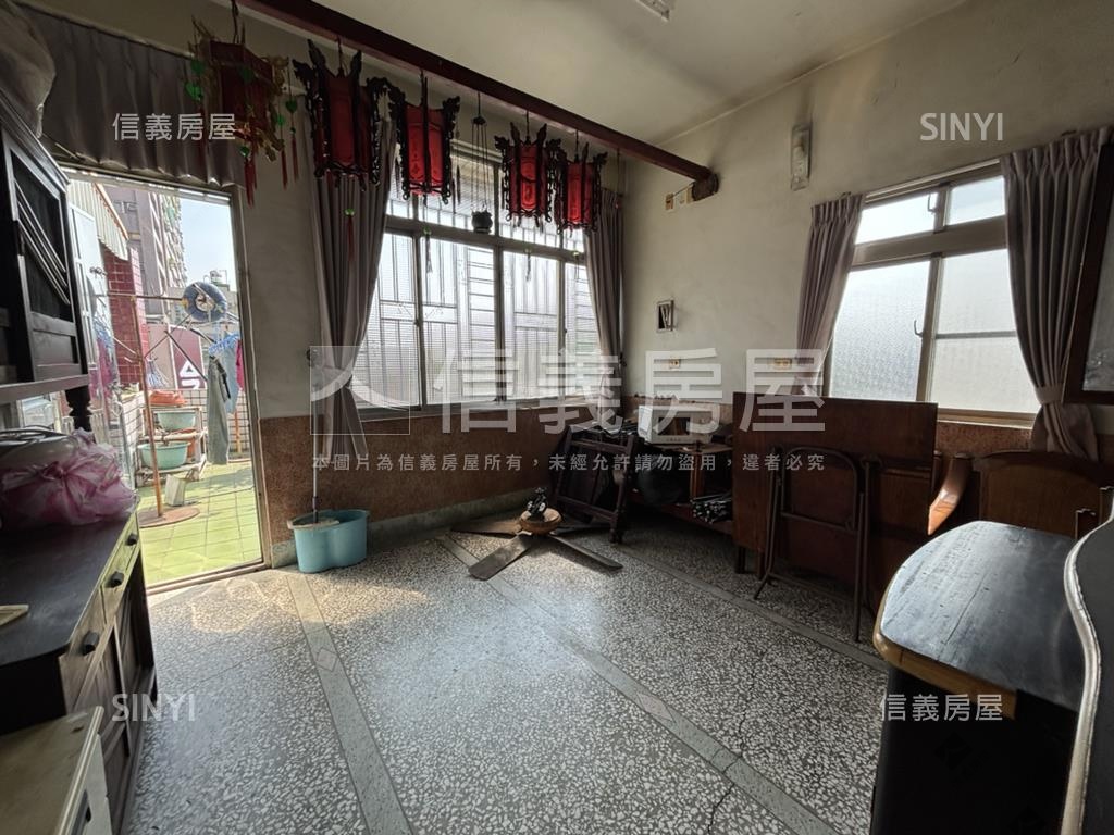 中山東路透天店面房屋室內格局與周邊環境