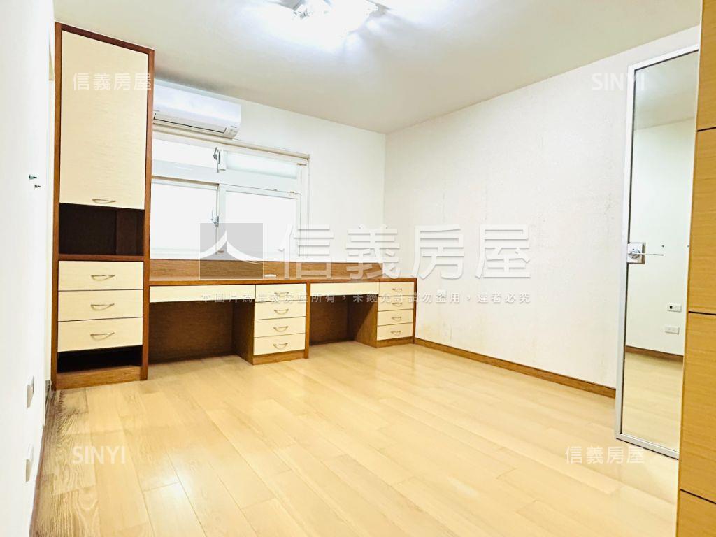 士東車庫美裝一樓房屋室內格局與周邊環境