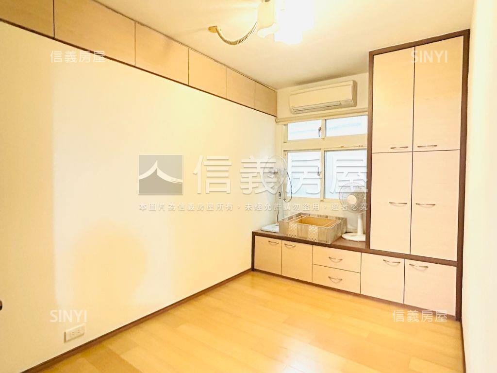 士東車庫美裝一樓房屋室內格局與周邊環境