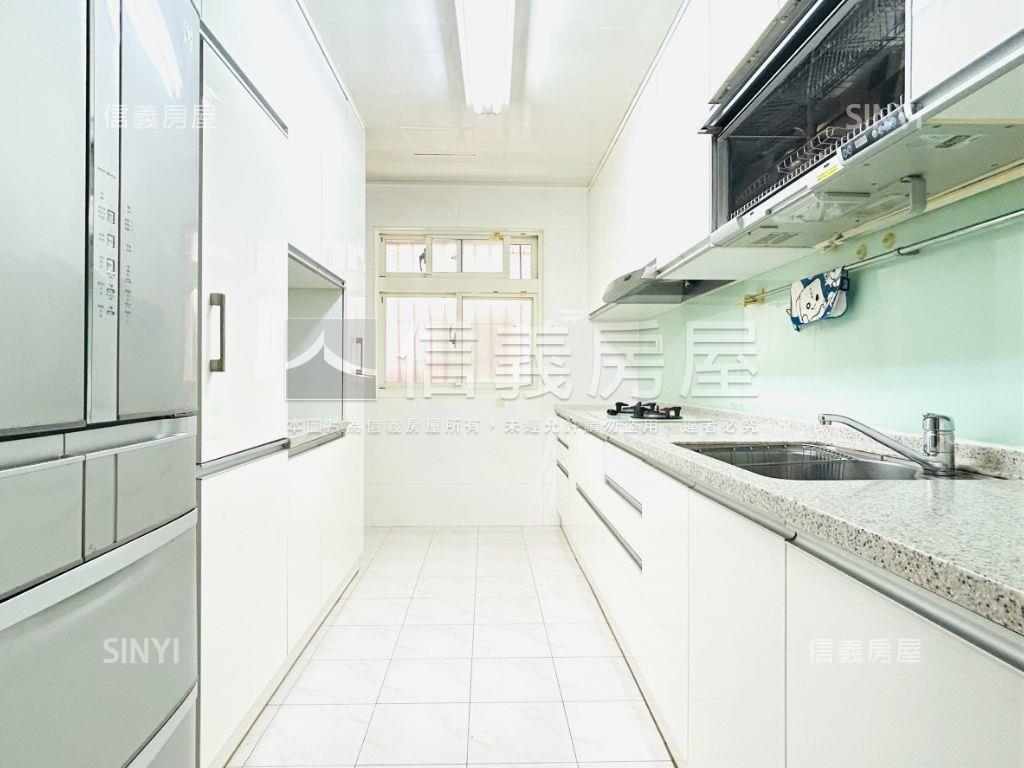 士東車庫美裝一樓房屋室內格局與周邊環境