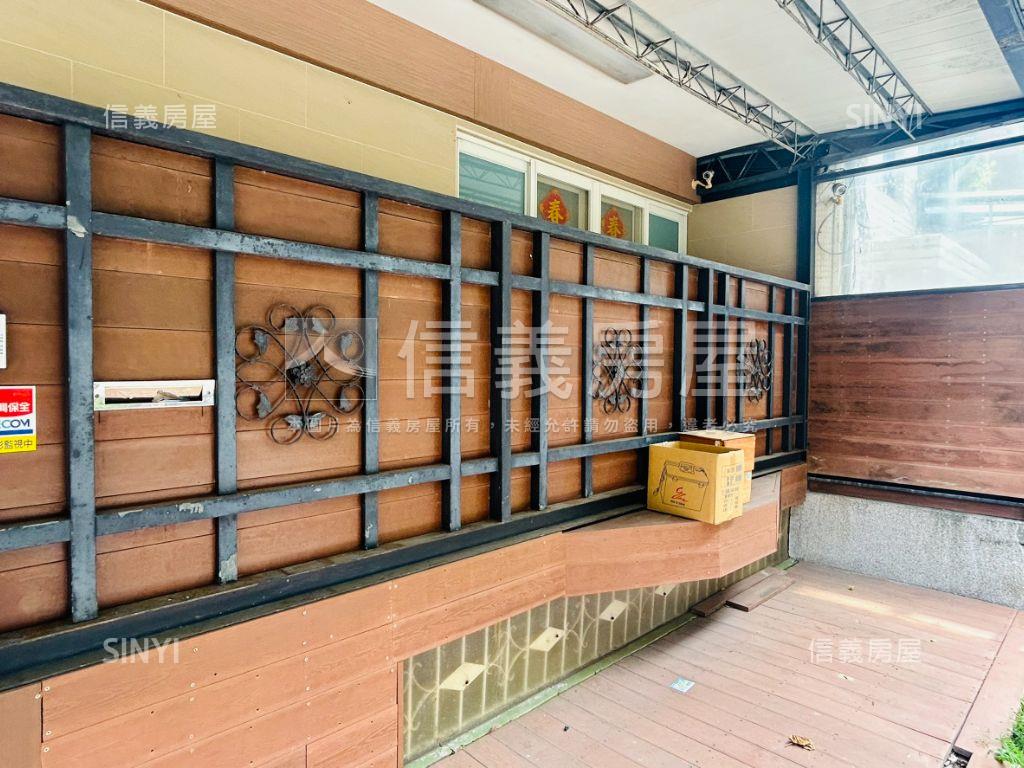 士東車庫美裝一樓房屋室內格局與周邊環境