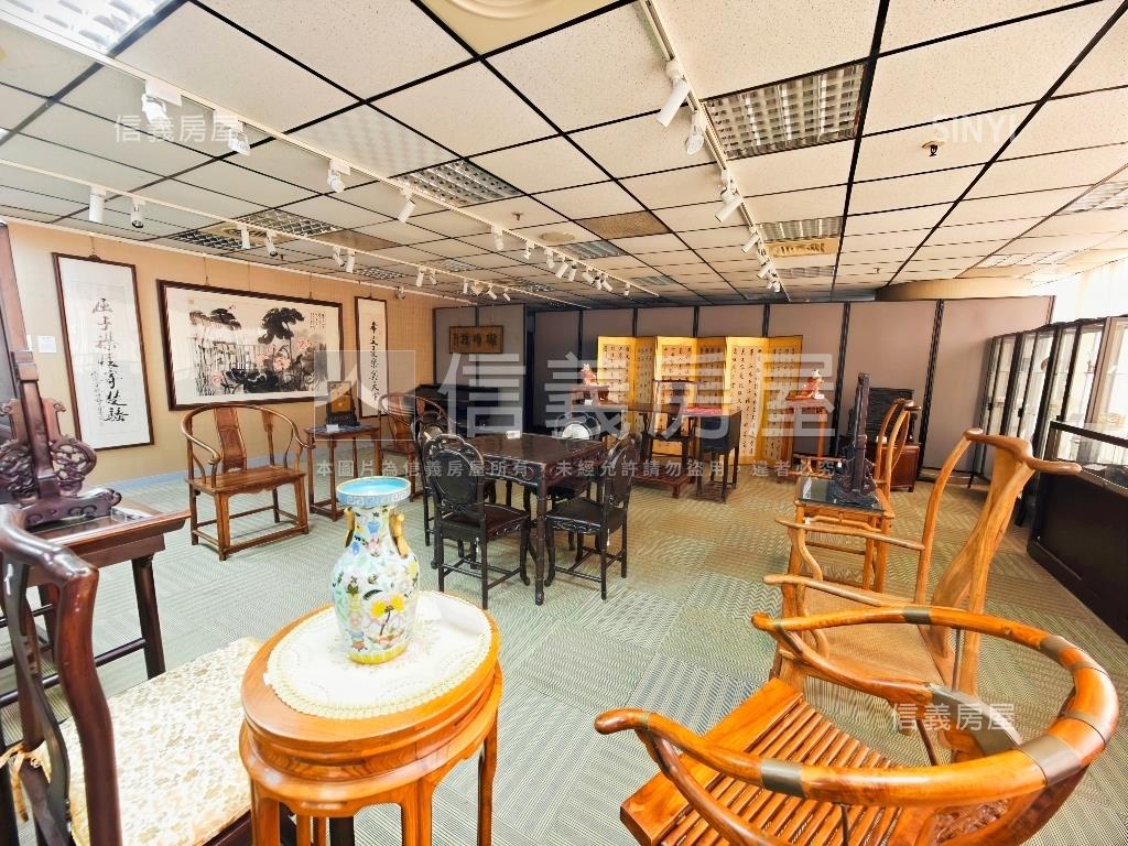 亞洲商務中心高樓附車位房屋室內格局與周邊環境