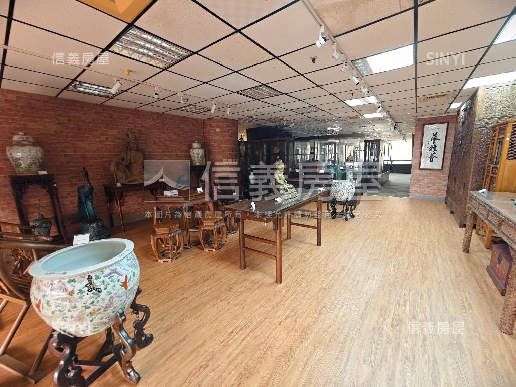 亞洲商務中心高樓附車位房屋室內格局與周邊環境