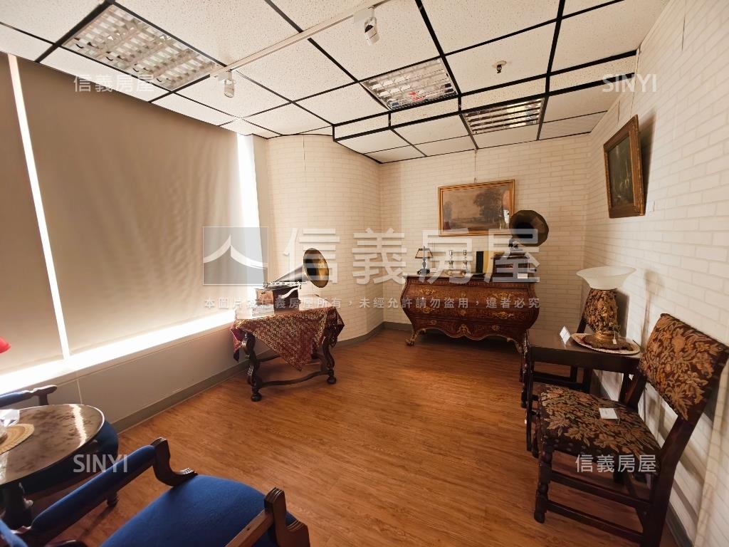 亞洲商務中心高樓附車位房屋室內格局與周邊環境