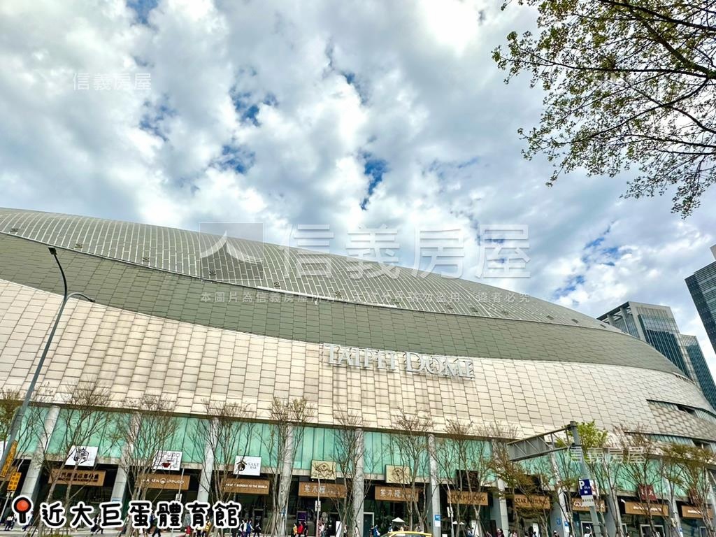 東區忠孝仁愛大面寬雙店面房屋室內格局與周邊環境