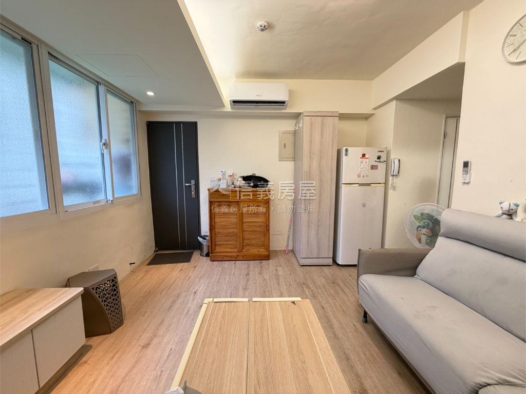 近捷運全聯美裝二樓房屋室內格局與周邊環境