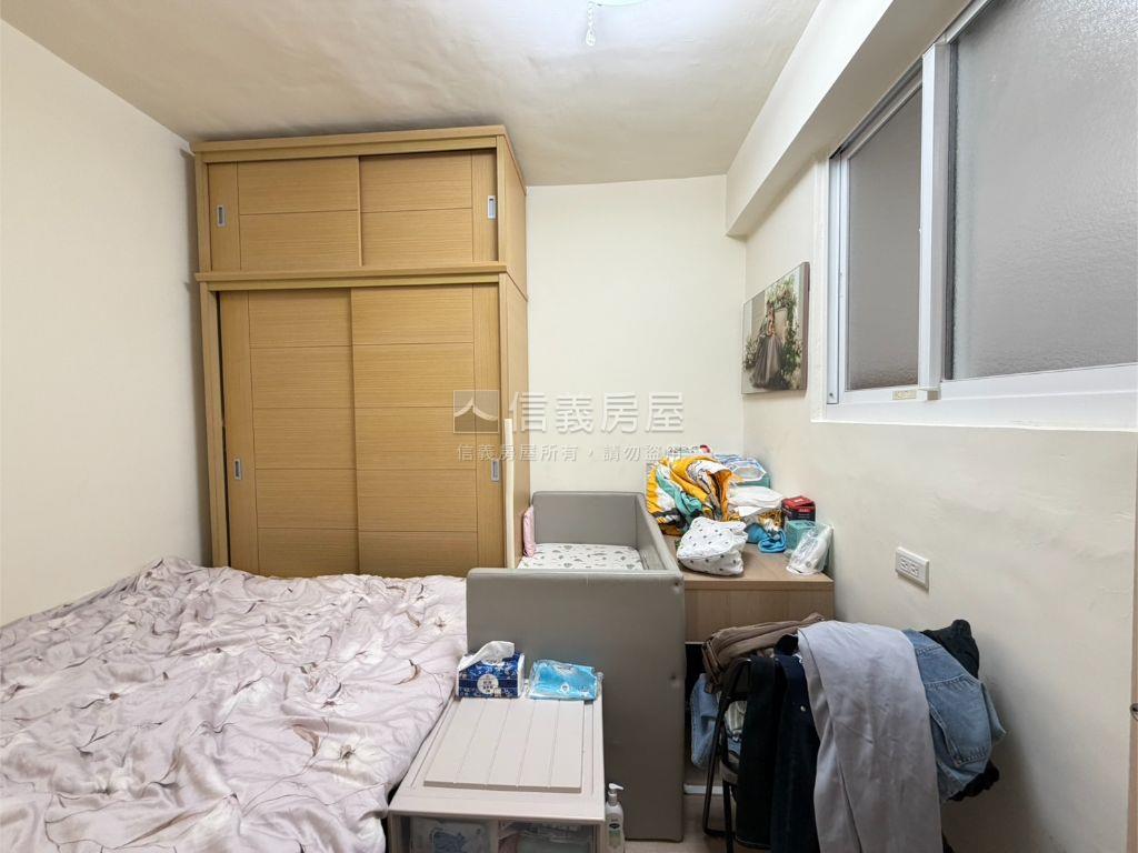 近捷運全聯美裝二樓房屋室內格局與周邊環境
