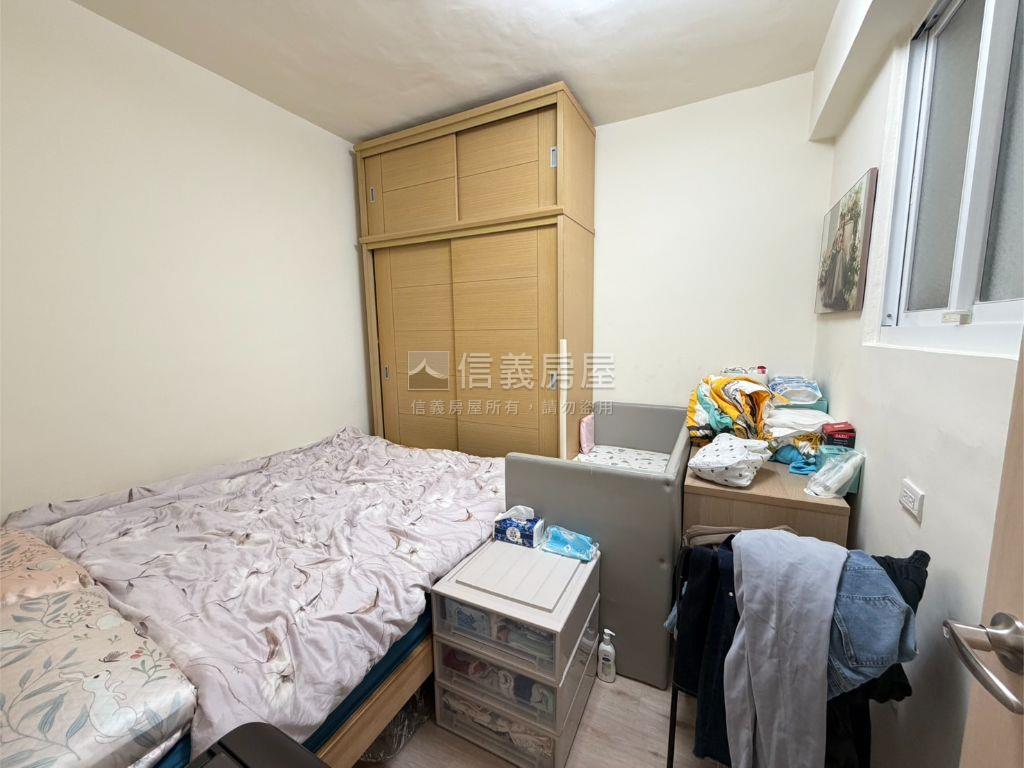 近捷運全聯美裝二樓房屋室內格局與周邊環境