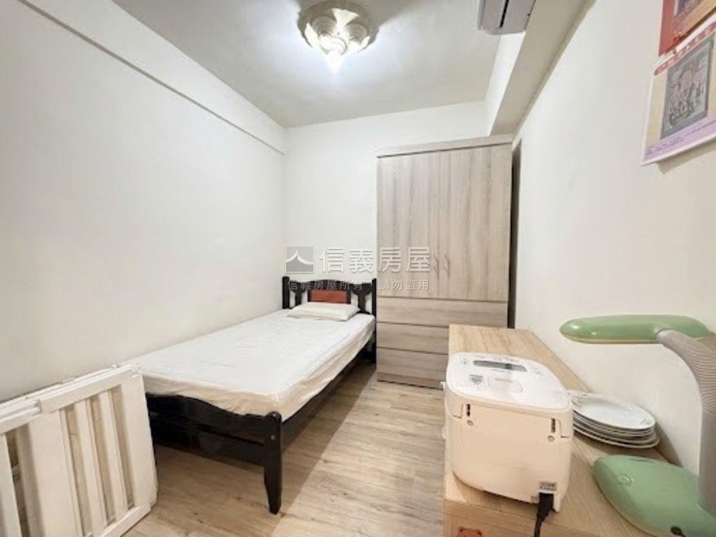 近捷運全聯美裝二樓房屋室內格局與周邊環境
