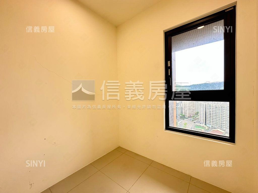 景觀誠美學院四房車位房屋室內格局與周邊環境