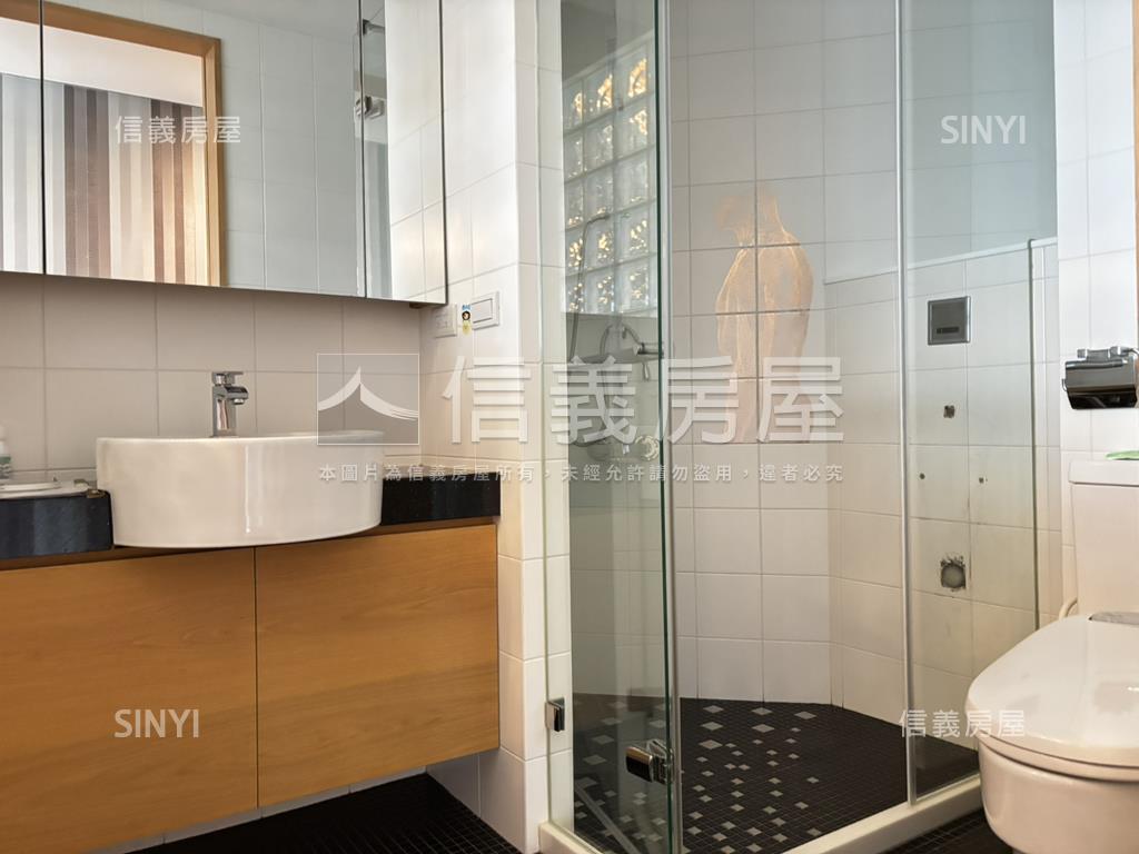 全坤澄峰Ａ棟２０樓房屋室內格局與周邊環境