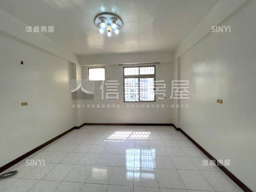 前後臨路優質孝親透天房屋室內格局與周邊環境