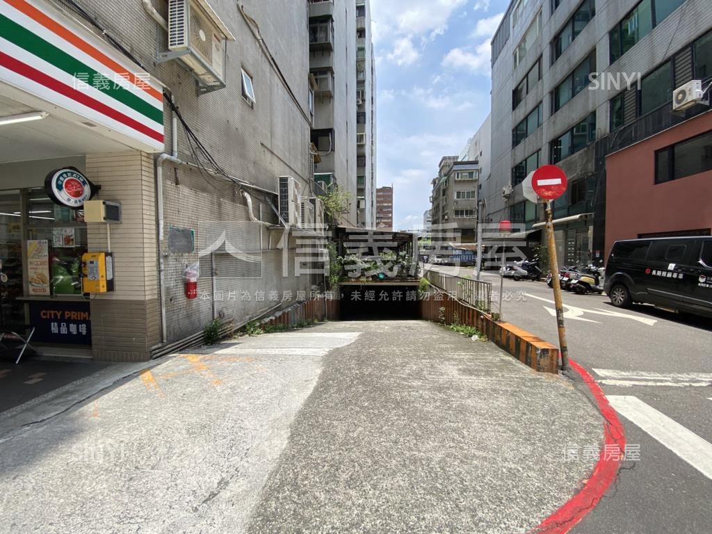 復興東豐坡道平面車位房屋室內格局與周邊環境