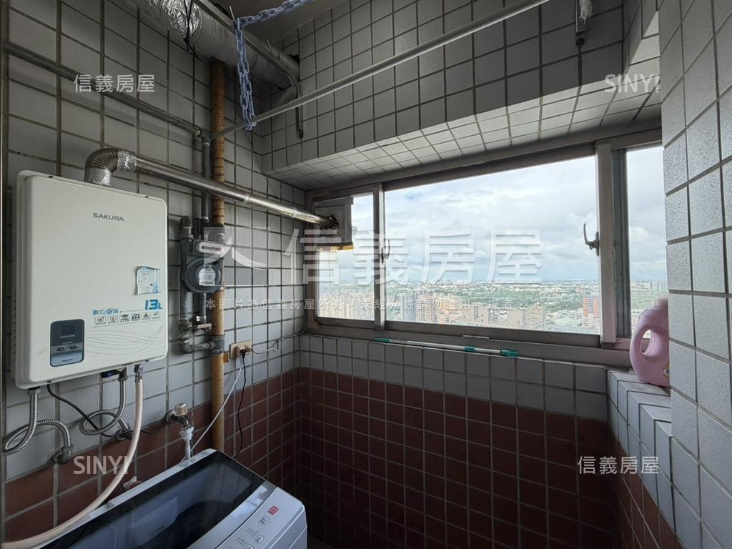 有一間冠桃園讚讚兩房房屋室內格局與周邊環境